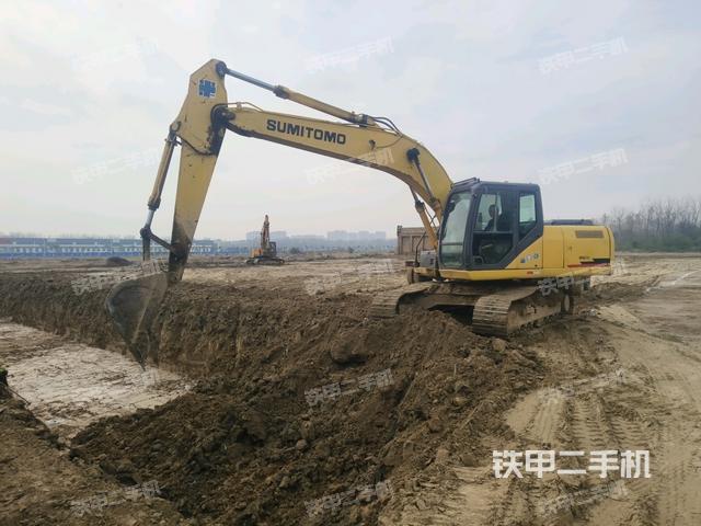 住友SH200-5挖掘机