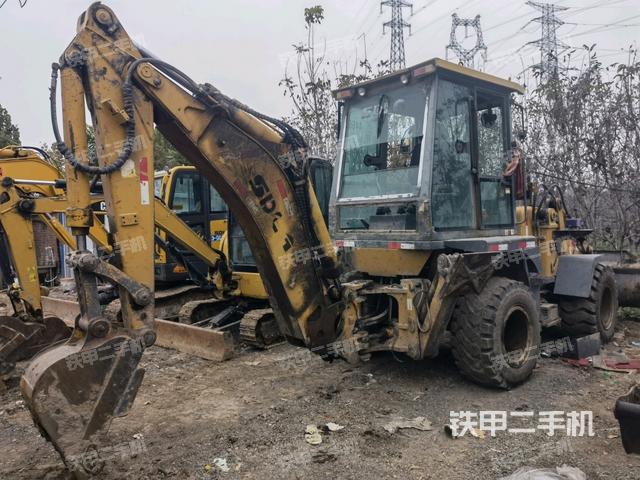 山东临工LGB680两头忙