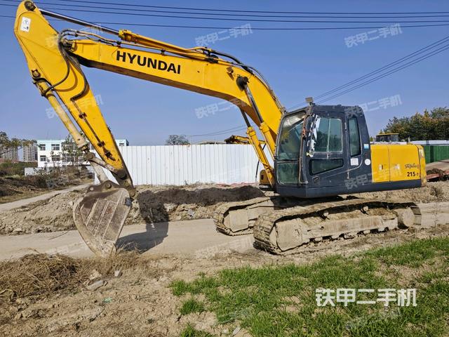 现代R215-7挖掘机