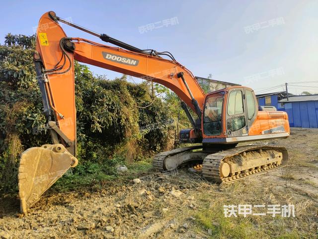 斗山DX230LC-9C挖掘机