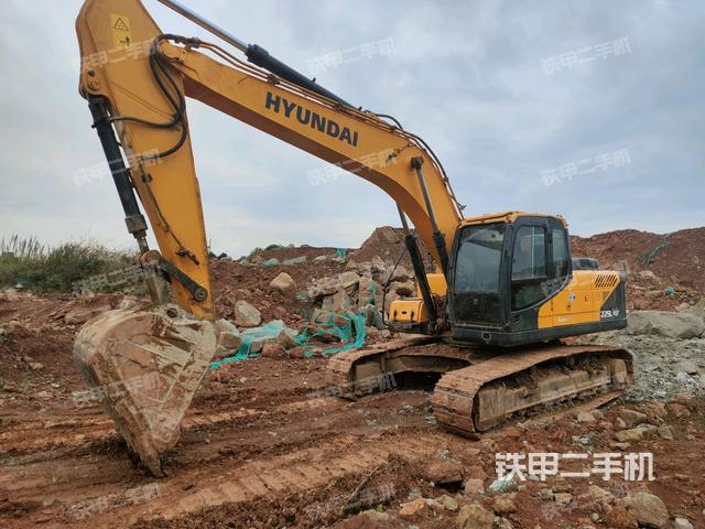 现代R225LVS挖掘机