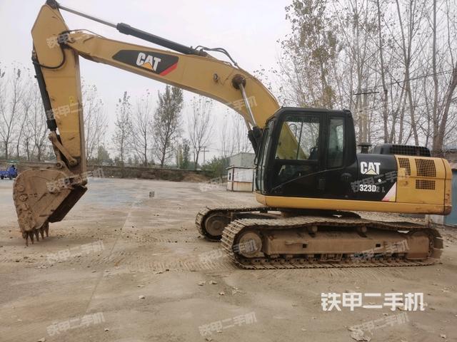 卡特彼勒323D2L挖掘机