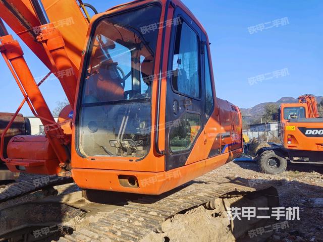 斗山DH220LC-7挖掘机