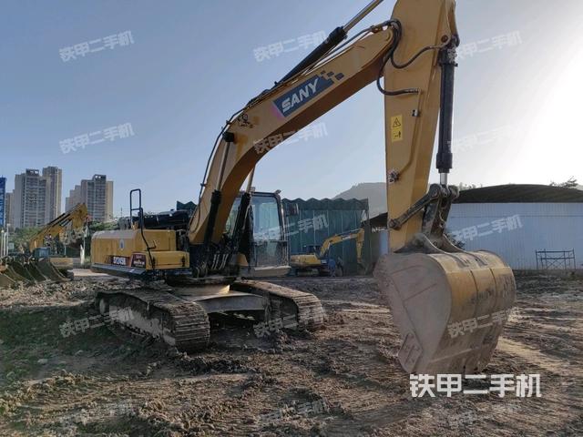 三一重工SY245H挖掘机