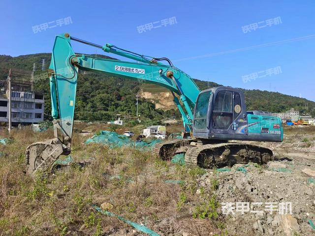 神钢SK200-8挖掘机