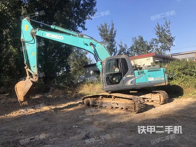神钢SK210LC-8挖掘机