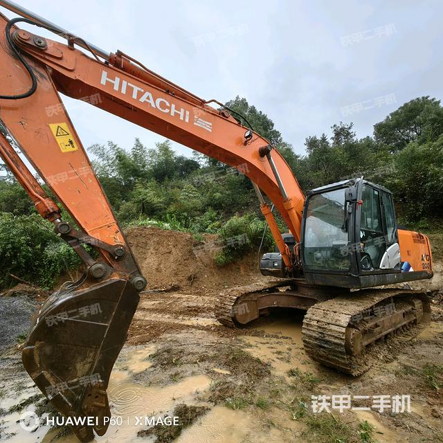 日立ZX200-5A挖掘机