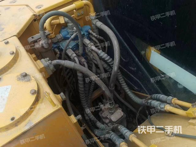 回轉(zhuǎn)馬達和主控閥（整機外觀）