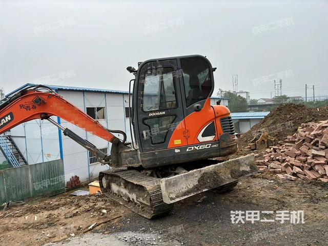 斗山DX55-9C挖掘机