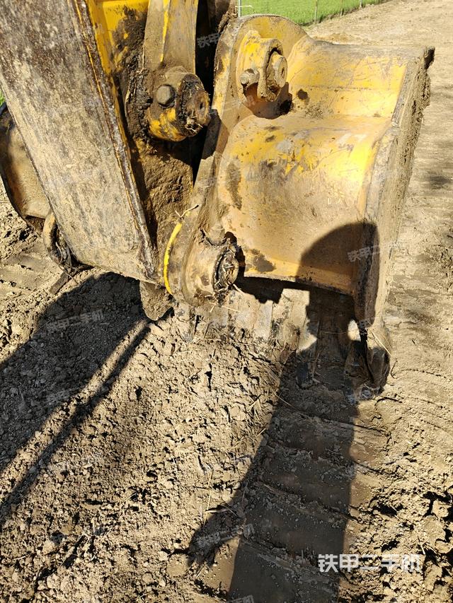 铲斗右后整体（工作和回转装置）