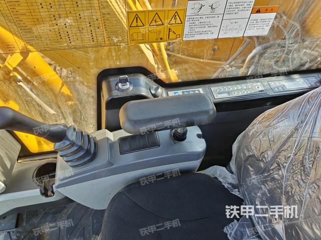 座椅右侧控制台/钥匙门/油门/含右手柄（驾驶室部分）