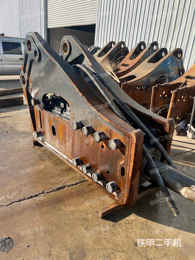 整機(jī)右后45°(設(shè)備外觀及核心部件) 整機(jī)右后45°(設(shè)備外觀及核心部件)