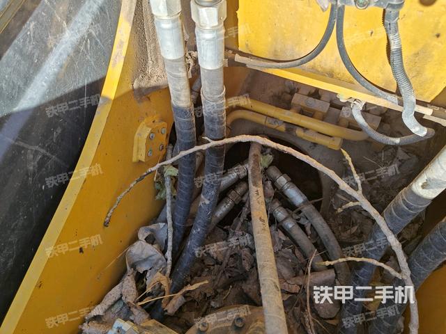 中央回转接头特写（上车部件）