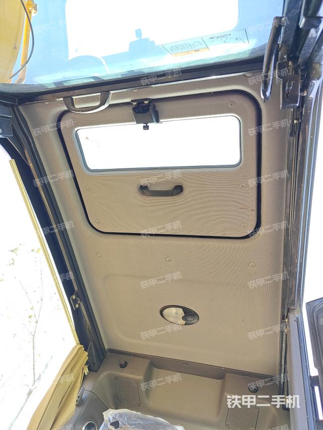 顶棚整体（驾驶室部分）