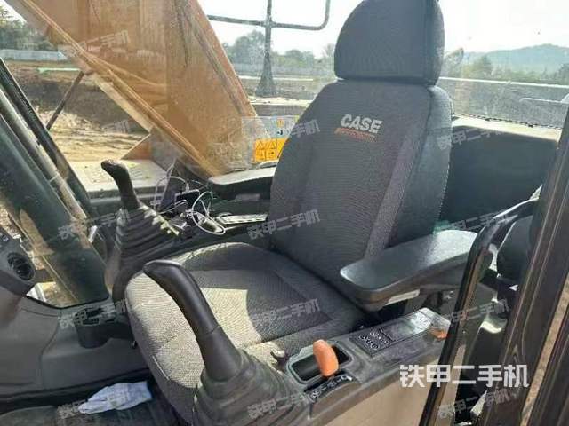 驾驶室顶部（整机外观）