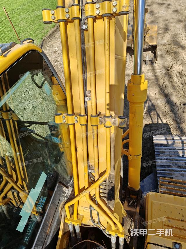 大臂背部俯视（工作和回转装置）