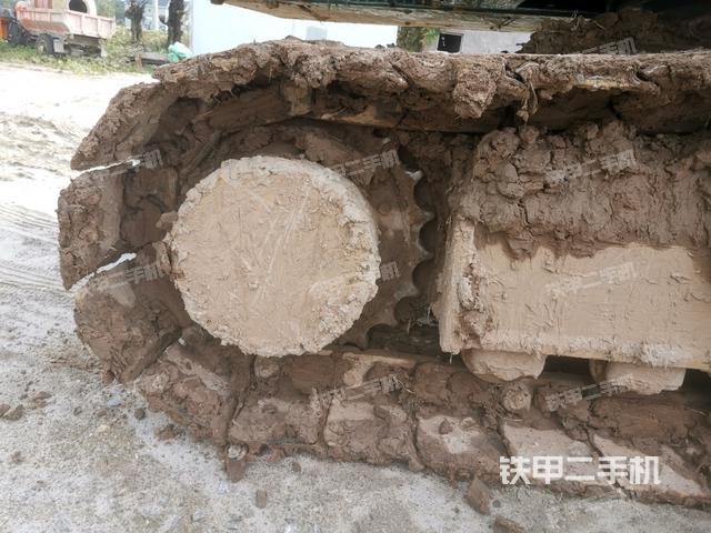 右驱动轮（行走机构）