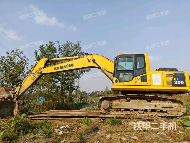 小松PC200-8挖掘机