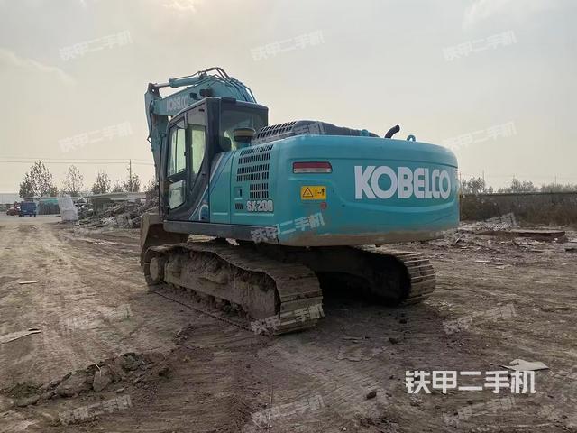 神钢SK200-10挖掘机