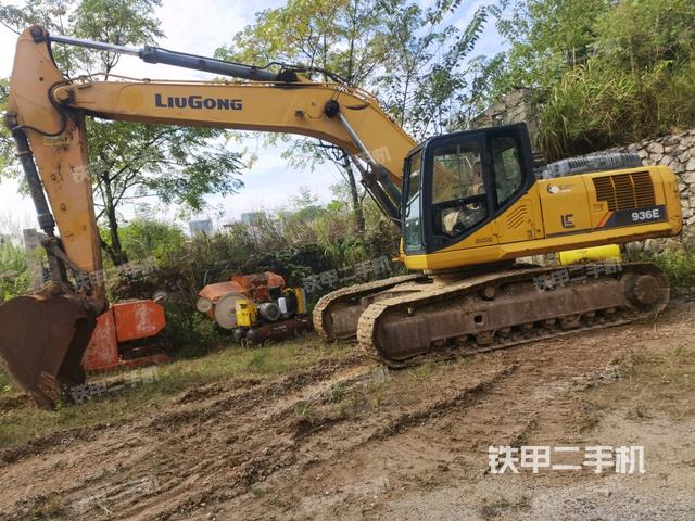 柳工CLG933E挖掘机