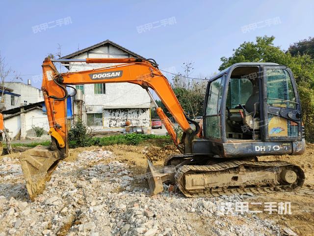 斗山DH60-7挖掘机