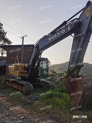 湖南-郴州市二手沃尔沃EC210B挖掘机实拍照片
