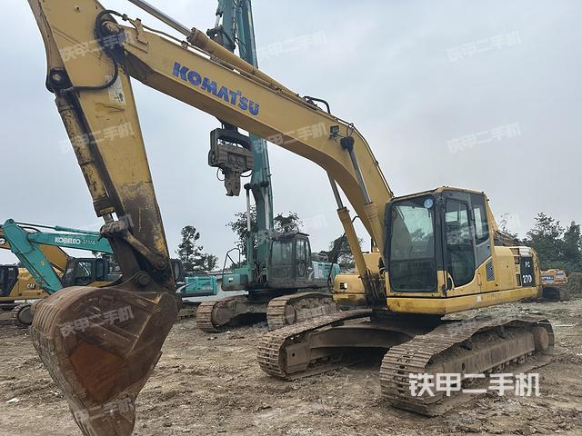 小松PC240LC-8挖掘机
