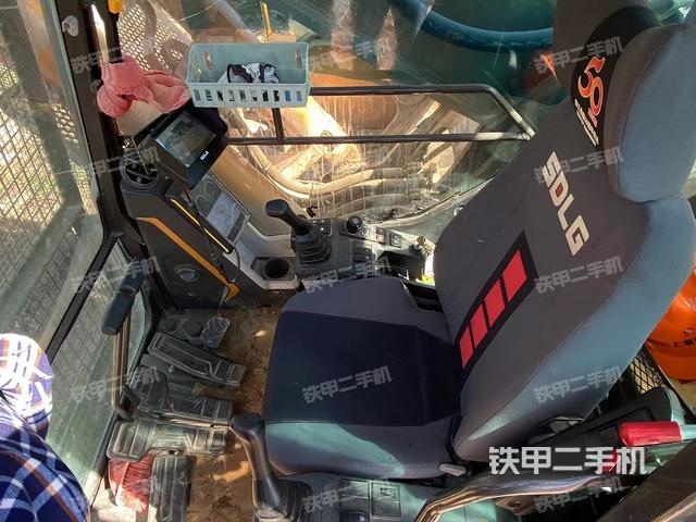 驾驶室整体（整机外观）