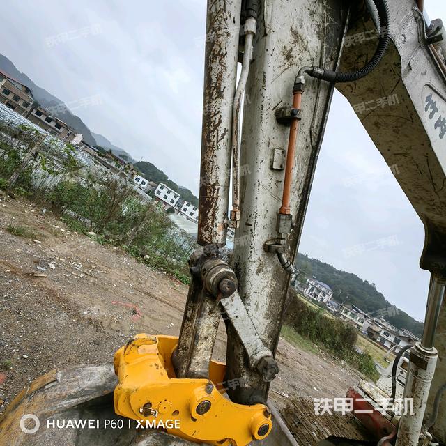 小臂整体右前(工作和回转装置) 小臂整体右前(工作和回转装置)