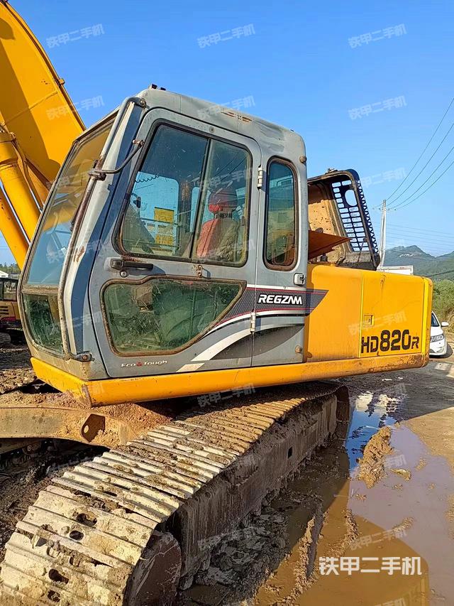 加藤HD820R挖掘机