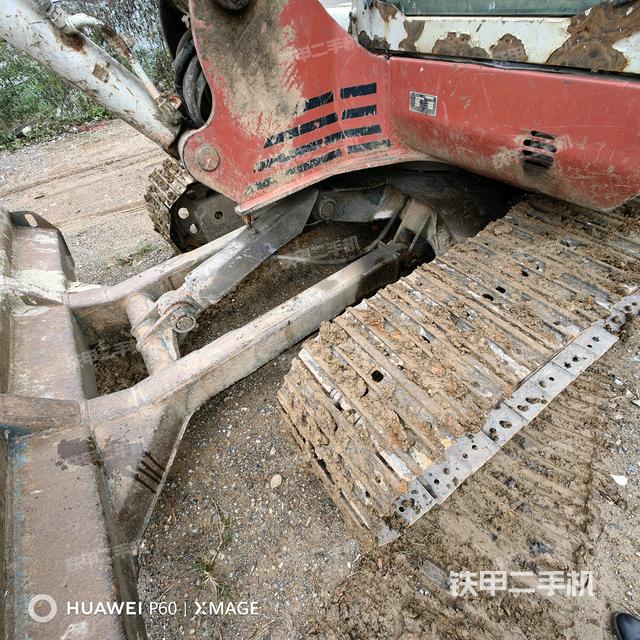 转盘和下车架正前(工作和回转装置) 转盘和下车架正前(工作和回转装置)