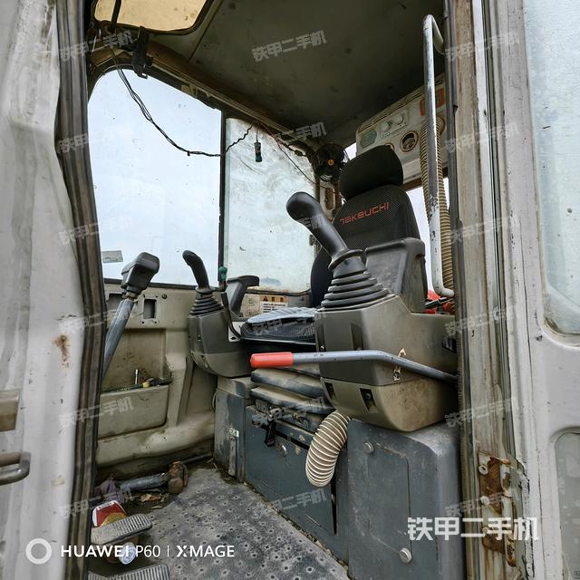 顶棚整体(驾驶室部分) 顶棚整体(驾驶室部分)