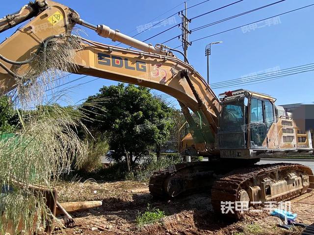 山东临工E6700FB挖掘机
