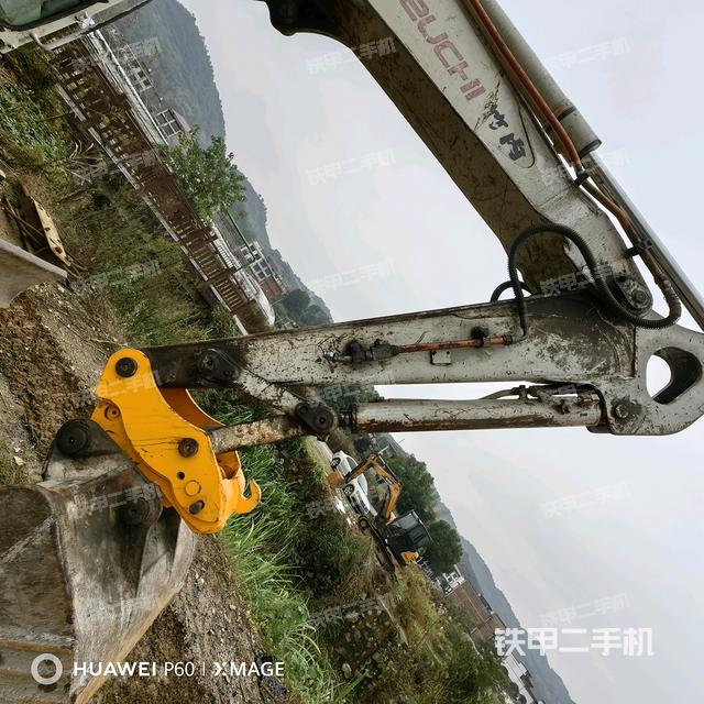 小臂整体左后(工作和回转装置) 小臂整体左后(工作和回转装置)