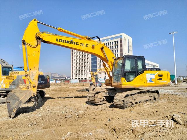 龙工LG6205E挖掘机