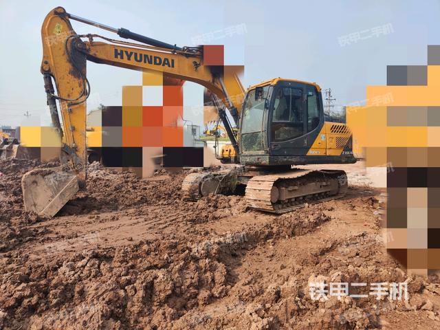 现代R150LVS挖掘机