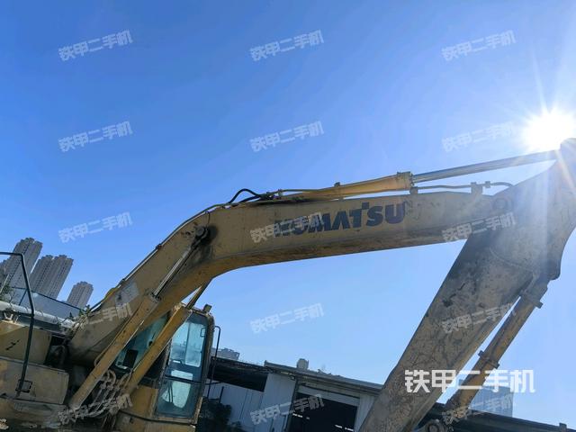 小松PC200-8M0挖掘机