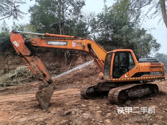 斗山DH220LC-9E挖掘机
