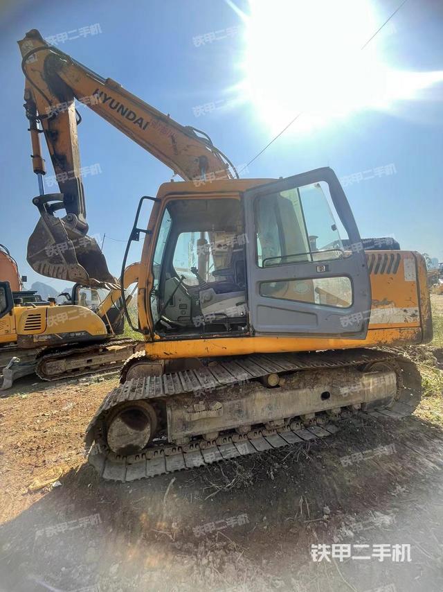 现代R150LC-7挖掘机