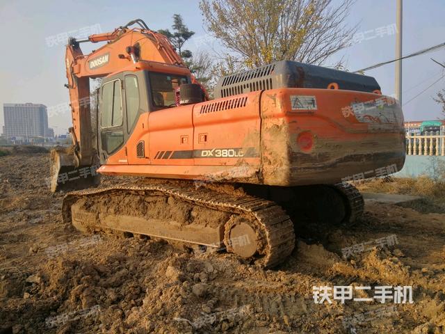 斗山DX380LC挖掘机