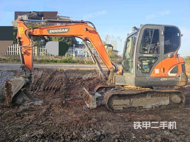 斗山DX55-9C挖掘机