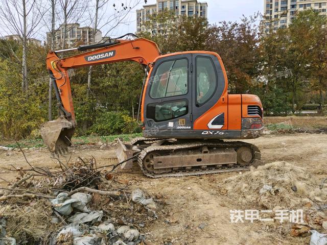 斗山DX75-9C挖掘机