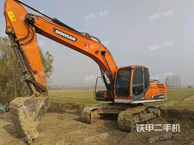 斗山DX215-9C挖掘机