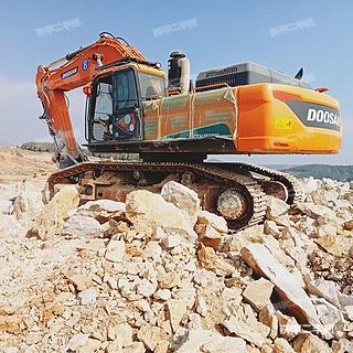 斗山DX520LC-9C挖掘机实拍图片