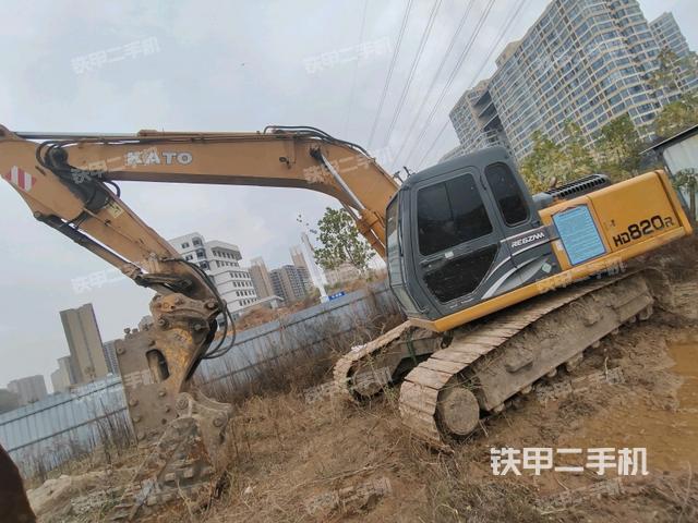 加藤HD820III挖掘机的设备实拍-第2张实拍照片