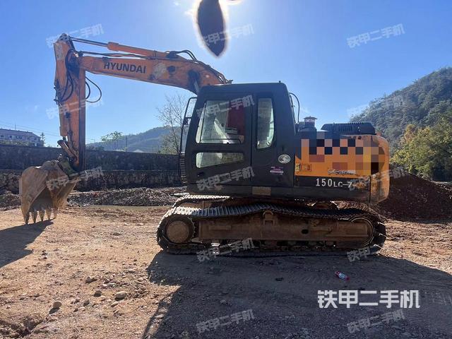 现代R150LC-7挖掘机