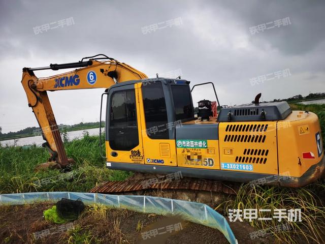 徐工XE215C挖掘机