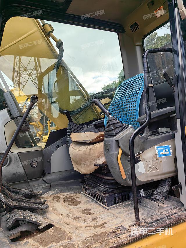 駕駛室整體（整機外觀）