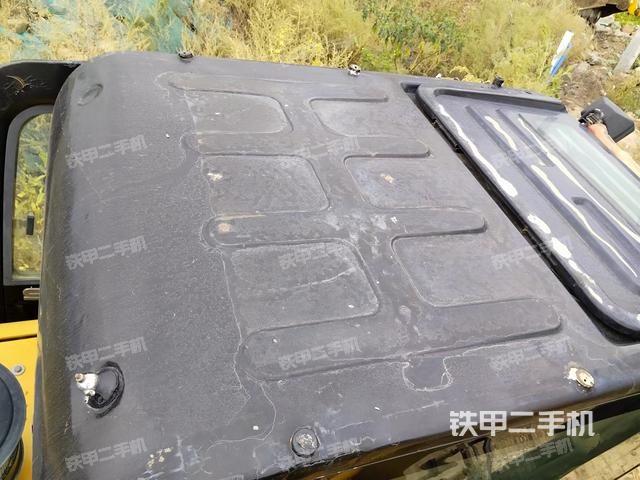 驾驶室顶部（整机外观）