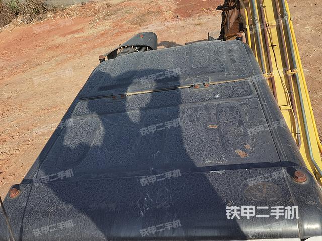 驾驶室顶部（整机外观）